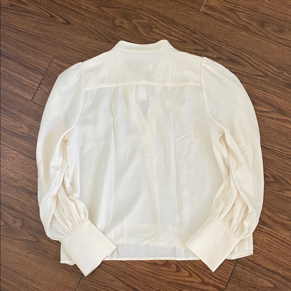 Medium Banana Republic White Long Sleeve Blouse - Picture 5 of 6